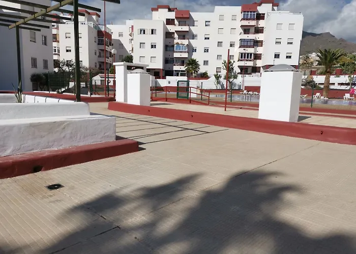 Piso Familiar De 3hab Con Piscina En *