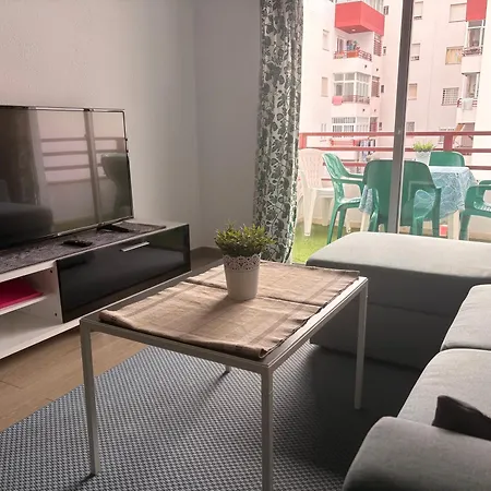 Piso Familiar De 3hab Con Piscina En *